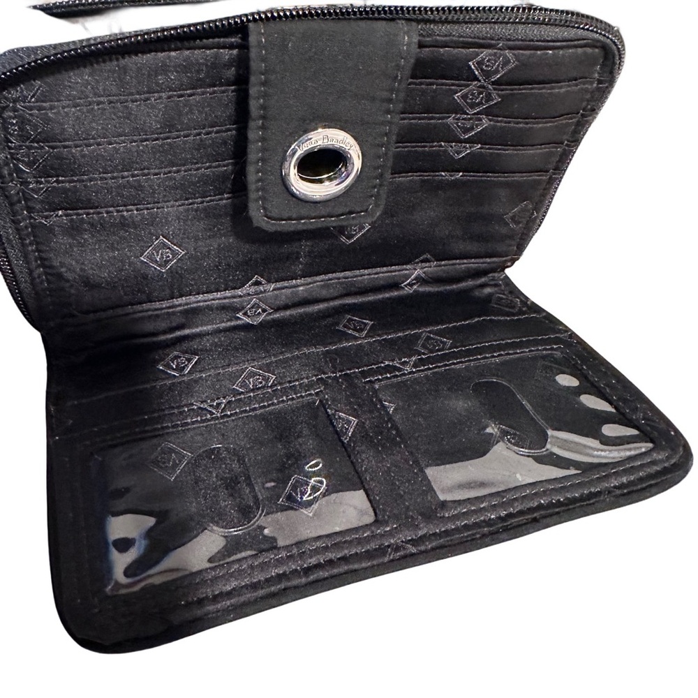 Set Vera Bradley On The Go Crossbody Purse Black, B&W Lining, & Matching Wallet - Picture 14 of 17